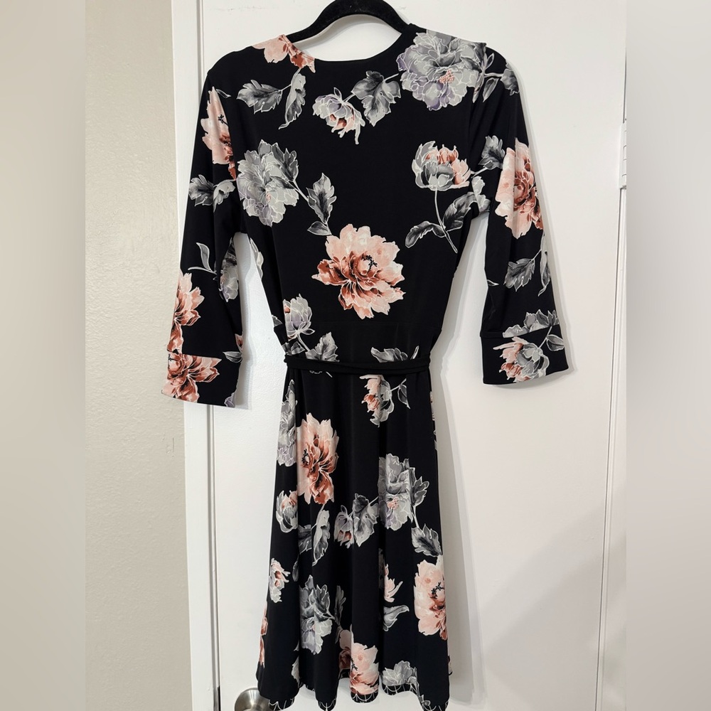 NWT WHBM faux wrap floral reversible jersey dress - Picture 7 of 9